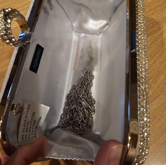 Clutch - Picture 8 of 8